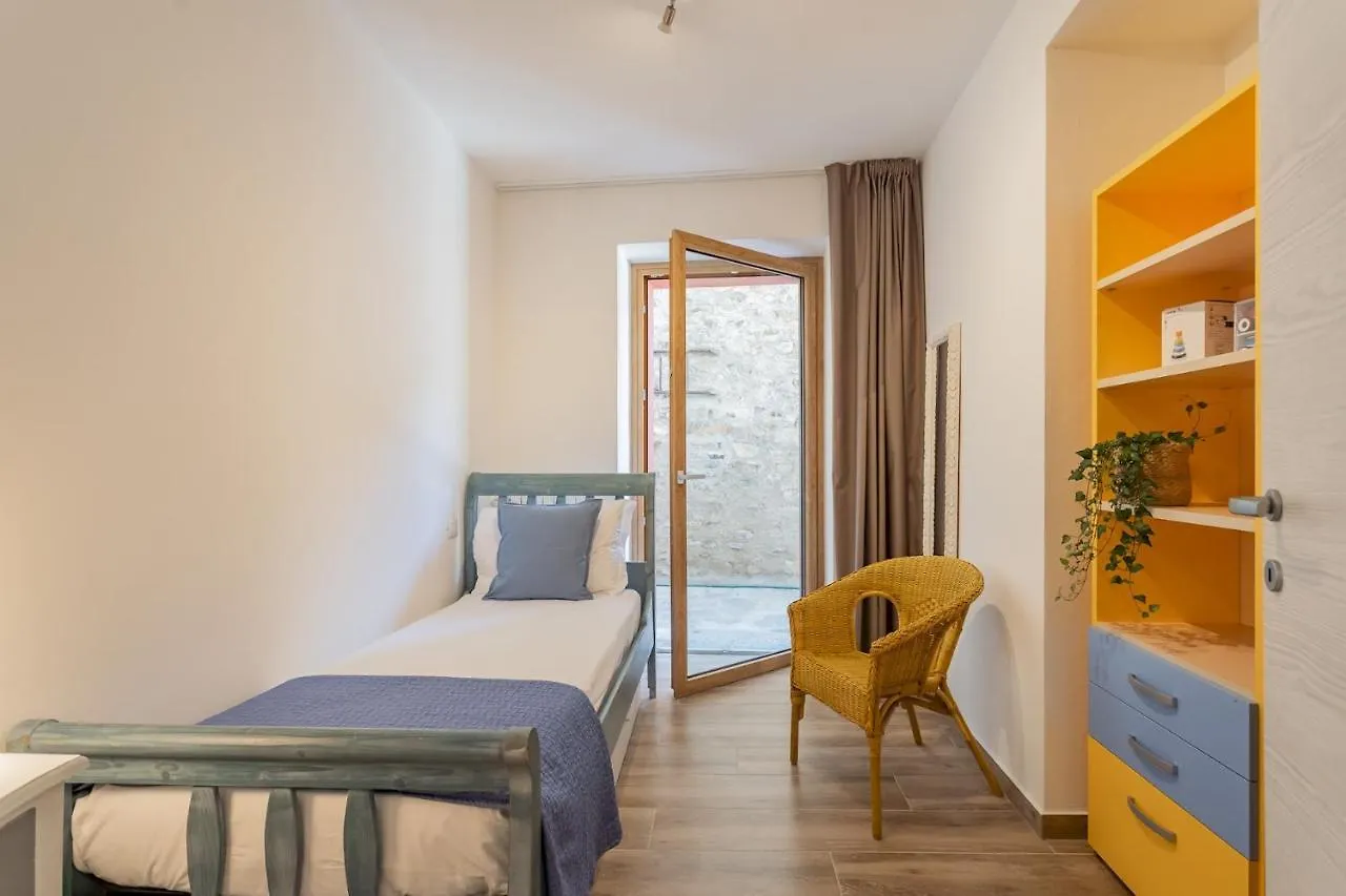 Apartment Villetta Abbazia Acqua Dolce -With Stunning Terrace By Rent All Como Lenno