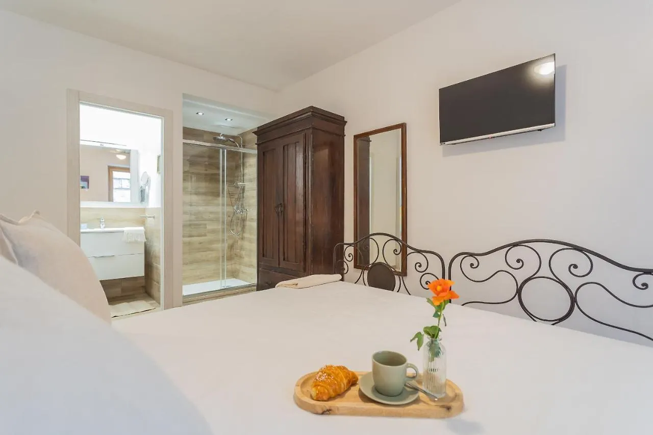 Villetta Abbazia Acqua Dolce -With Stunning Terrace By Rent All Como Lenno 0*,