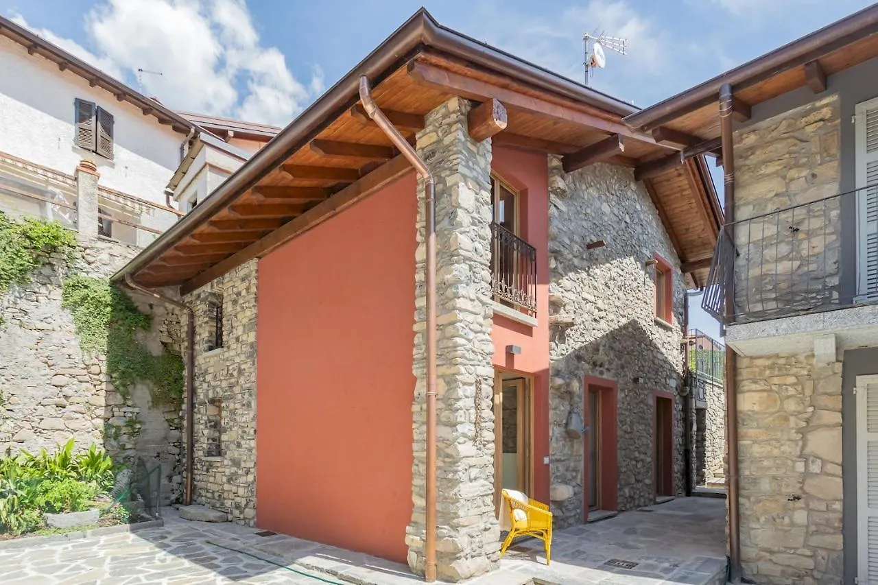 Apartment Villetta Abbazia Acqua Dolce -With Stunning Terrace By Rent All Como Lenno